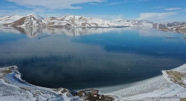 Ağrı'da yüzeyi buzla kaplanan Balık Gölü doğa tutkunlarını bekliyor