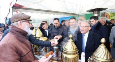 Başkan Büyükkılıç, Hizmeti Vatandaşın Ayağına Götüren Çadırları Ziyaret Etti