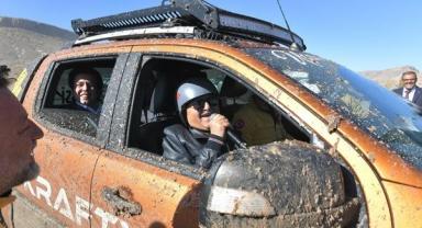 Büyükkılıç 4,5 yılda 16 ilçeyi toplam 456 kez ziyaret etti!