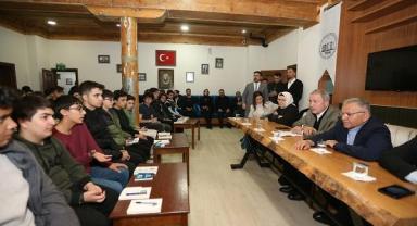 Büyükkılıç gençlerle buluştu