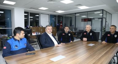 Çubuk Belediye Başkanı Demirbaş, yeni yıla sahadaki personel ve güvenlik güçleriyle girdi