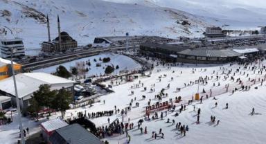 Erciyes'te yarıyıl tatili yoğunluğu yaşanıyor