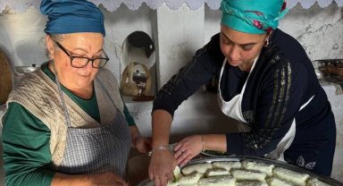Geleneksel hellim yapımı KKTC'ye gelen turistlerin yeni gözdesi oldu