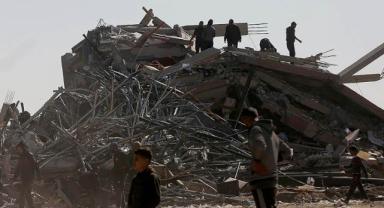 İsrail'in Gazze'ye saldırılarında ölen Filistinlilerin sayısı 25 bini geçti