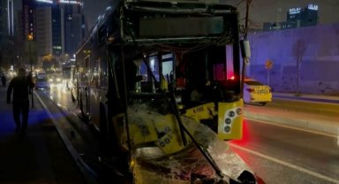İstanbul'da hafriyat kamyonuna çarpan İETT otobüsünde 9 kişi yaralandı