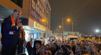 Karabağlar'da Coşku: Tunç'a Miting Gibi Karşılama!