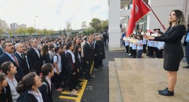 Okullarda şehitler için saygı duruşu