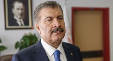 Sağlık Bakanı Koca, yeni yılın ilk bebeklerini paylaştı