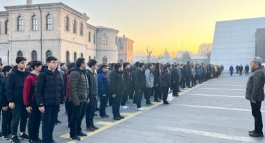 Şehitler okullarda anıldı!