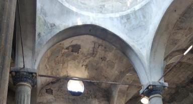 Tarihi kilise tahrip edildi