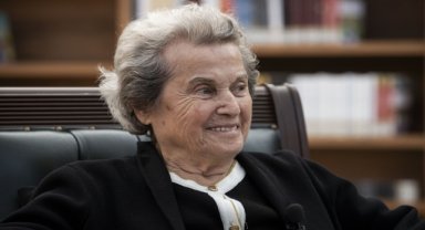 Türk edebiyatının "Mona Roza"sı 70 yıl sonra sessizliğini AA'ya bozdu