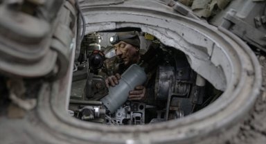 Ukrayna'da cephe hattında yılbaşında çatışmalar aralıksız sürdü