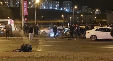 Araç motorunun fırladığı kazada 4 yaralı