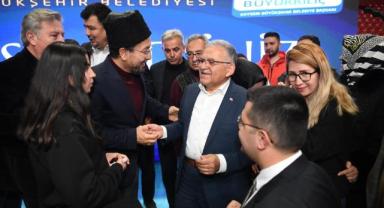 Başkan Büyükkılıç, Doğu Türkistanlılarla Buluştu