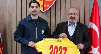 Kayserispor’da Ali Karimi’nin sözleşmesi 3 sene daha uzatıldı