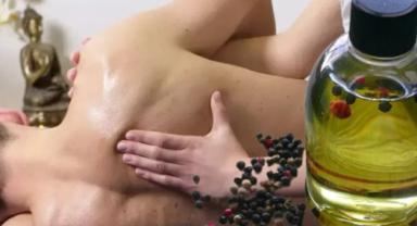 Sırtınıza karabiberli zeytinyağı sürün, 1 saatte etkisini görün...