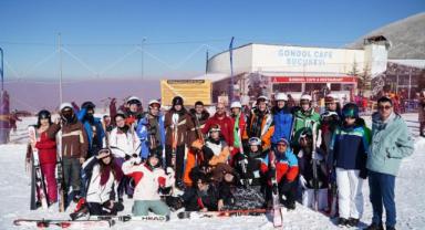 Türkiye'nin Köklü Lisesinin Öğrencileri Erciyes’te Buluştu