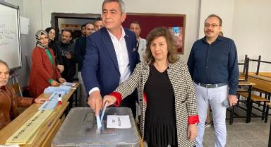 İYİ Parti Büyükşehir Belediye Başkan Adayı Yücel, oyunu kullandı