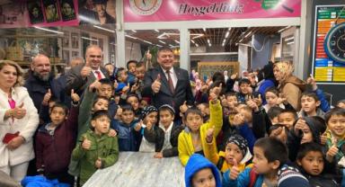 Önder Narin'e Uygur Türklerinden Sert Uyarı