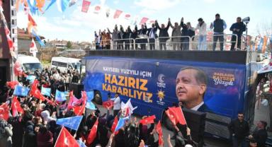 Sarıoğlan’da Coşkulu Kalabalık, Başkan Büyükkılıç’ı Bağrına Bastı