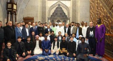 Başkan Büyükkılıç Hunat Camii’nde Vatandaşlarla Bayram Namazında Buluştu