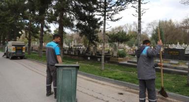 Büyükşehir İle Kayseri'de Mezarlıklar Bayrama Hazır