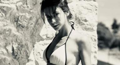 Devrim Özkan'dan bikinili pozlar! Son paylaşımına yorum yağdı