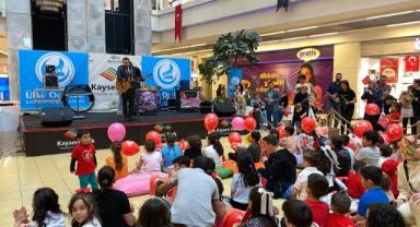 Kayseri Ülkü Ocakları, 23 Nisan’da çocuklarla buluştu