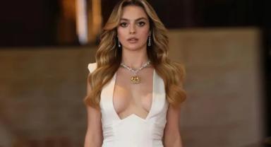 Melis Sezen mini eteğiyle çimlere uzandı! O karelere yorum yağdı...