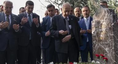 MHP Genel Başkanı Bahçeli, Alparslan Türkeş'in kabrini ziyaret etti