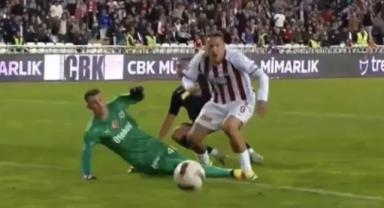 Sivasspor, Fenerbahçe karşısında son dakikada penaltı kazandı