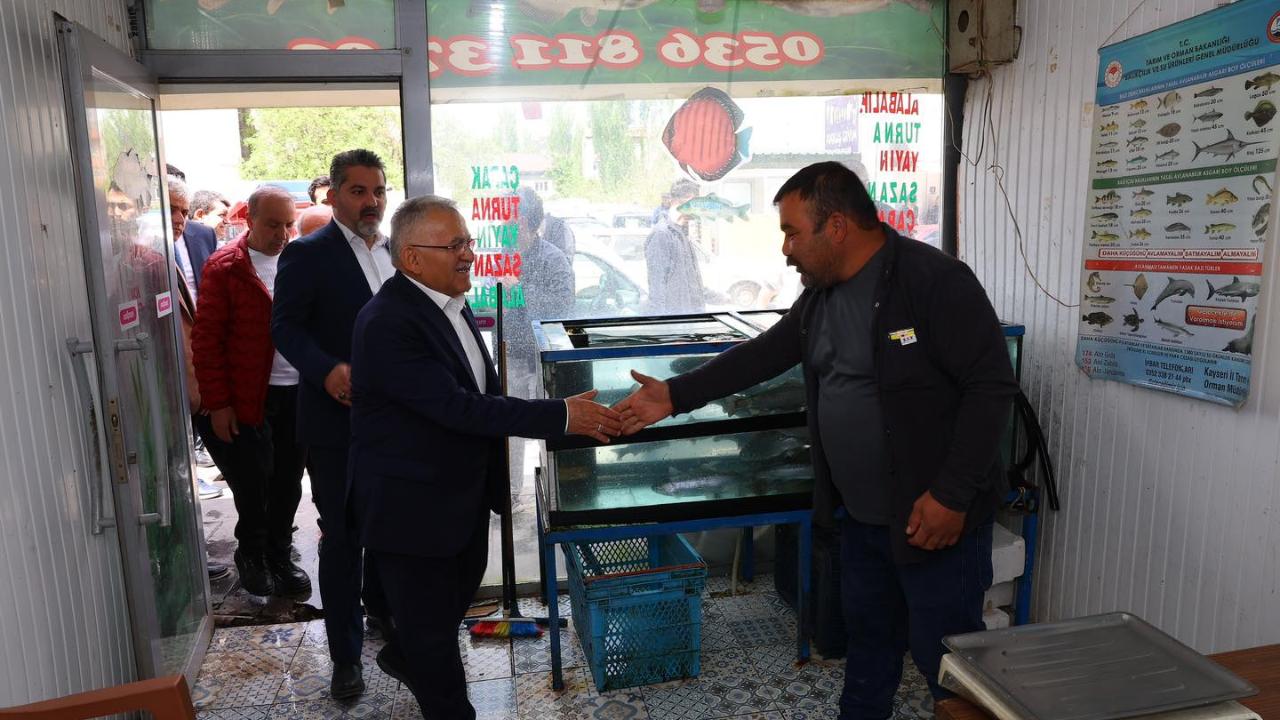 Büyükkılıç'tan Pınarbaşı'nda esnaf ziyareti
