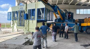 Büyükşehir’den 26 Milyon TL’lik Beton Parke Taşı Makinesi