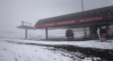 Erciyes'e mayıs ayında kar yağdı