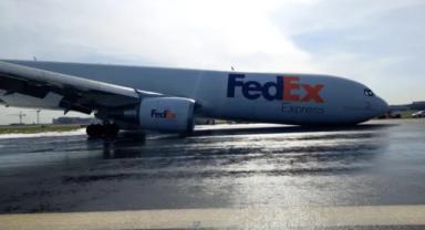 İstanbul Havalimanı'nda faciadan dönüldü: Uçak gövde üzeri iniş yaptı