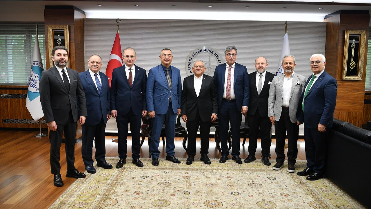 KAYSO Heyetinden Başkan Büyükkılıç’a Tebrik Ziyareti