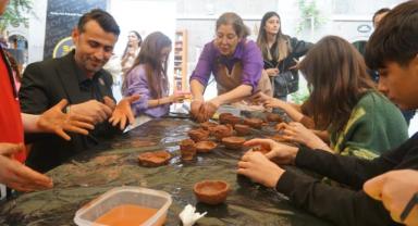 ‘Küçük Yürekler Büyük Hayaller’ projesince çocuklarla birlikte sanat etkinliği yapıldı