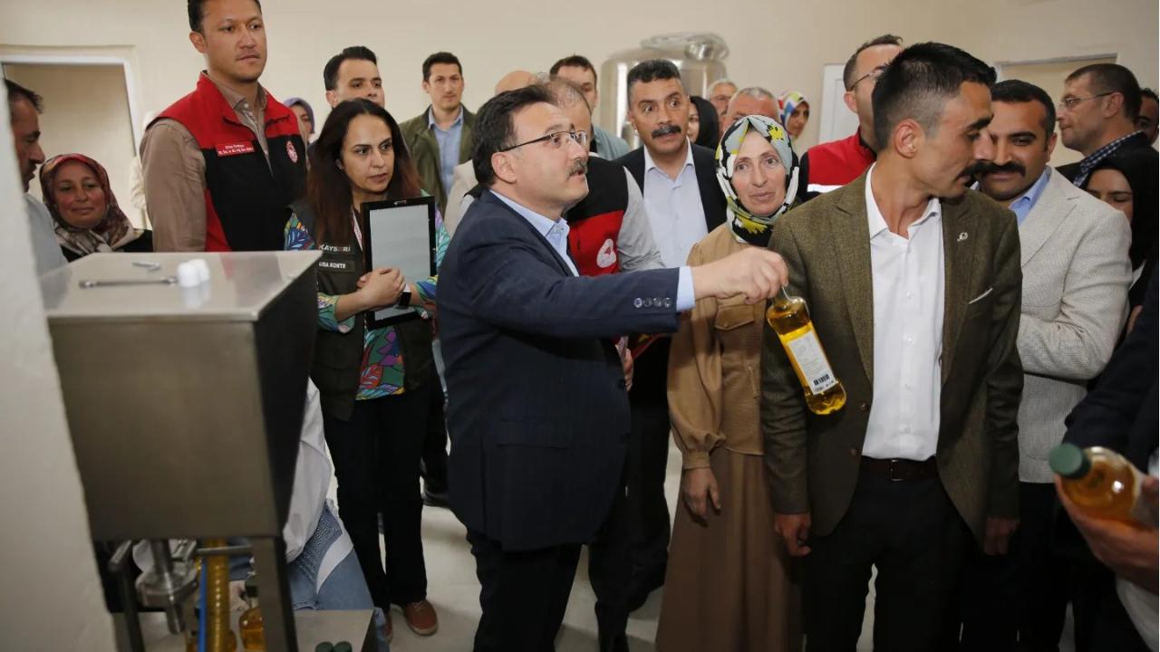 Vali Çiçek'ten Mimar Sinan Kadın Kooperatifi'ne Destek Ziyareti