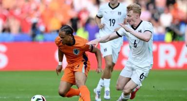 Avusturya, Hollanda'yı üç golle devirdi