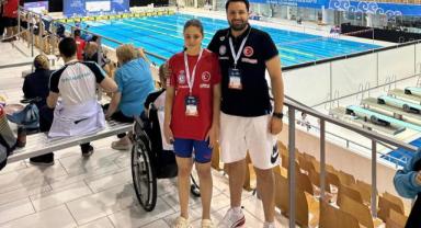 Görme engelli yüzücü Cemre Ateş Almanya'dan 4 derece ile döndü