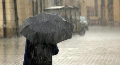 Kayseri’de beklenen sağanak yağış etkisini gösterdi