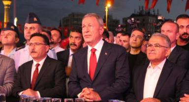 Akar, “Darbe girişimi AK Parti’ye karşı değil, Türk milletine karşı yapıldı”