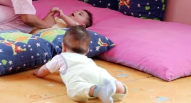 Eğitimli çocuk bakıcılarını teşvik projesi başladı: 3 bin 500 anneye aylık 325 euro destek