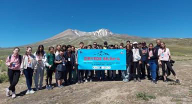 Erciyes A.Ş., Erciyes Dağı Bilim Okulu'nda 26 ilden öğrencileri zirvede buluşturdu 