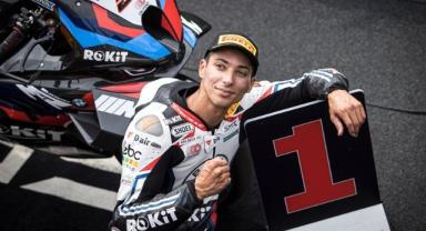 Milli motosikletçi Toprak Razgatlıoğlu, Çekya'da birinci oldu