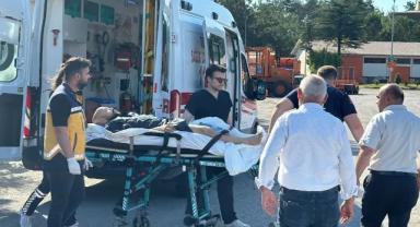 Motorlu testereyle odun kesen kişinin bacağı koptu