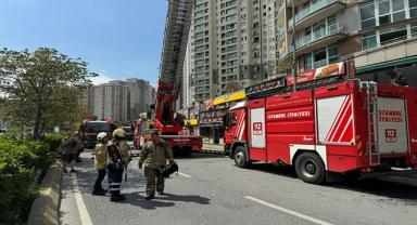 Esenyurt'ta 33 Katlı Binada Çıkan Yangın Söndürüldü