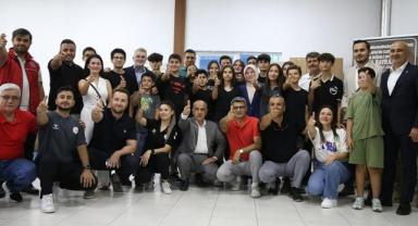 Olimpiyat ikincisi Yusuf Dikeç, memleketi Kahramanmaraş'ta ziyaretlerde bulundu