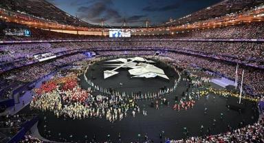 Olimpiyatların Son Perdesi: Stade de France'ta Muhteşem Kapanış Töreni
