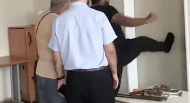 Bursa'da yardımcısının kapısını kırdıran okul müdürü açığa alındı